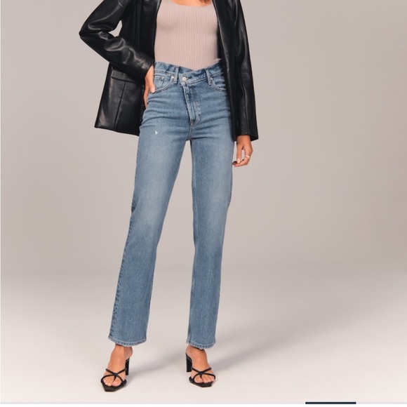AbercrombieNWT! 90s high rise straight jean